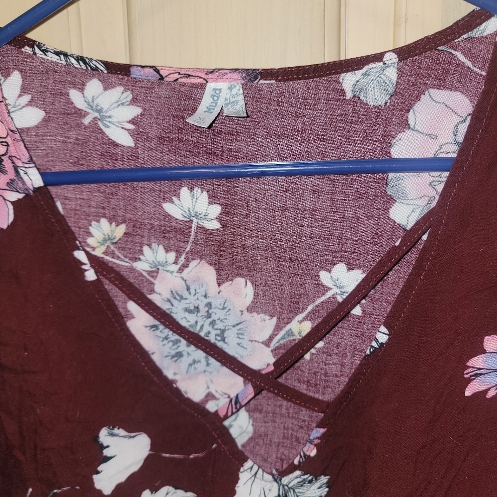 NWOT Mudd Misses sz  XL cropped Floral Shirt - Picture 2 of 7